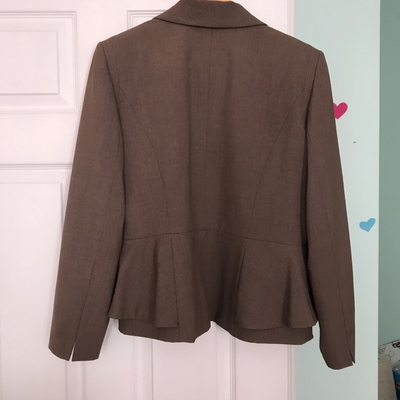 Tahari Brown Tweed Suit - Picture 5 of 8